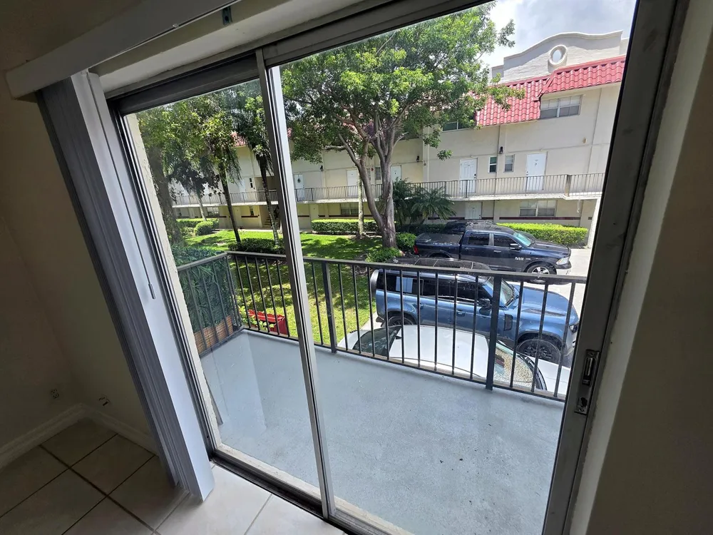 6705 KENDALL DRIVE #307 Pinecrest, FL 33156