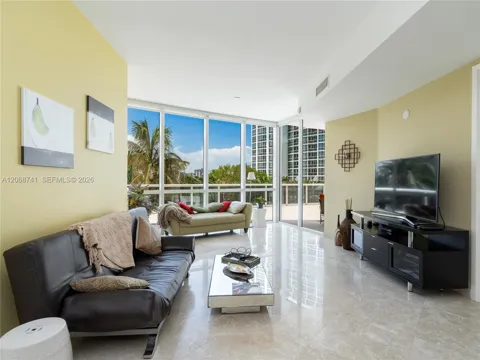 18101 Collins Ave #503