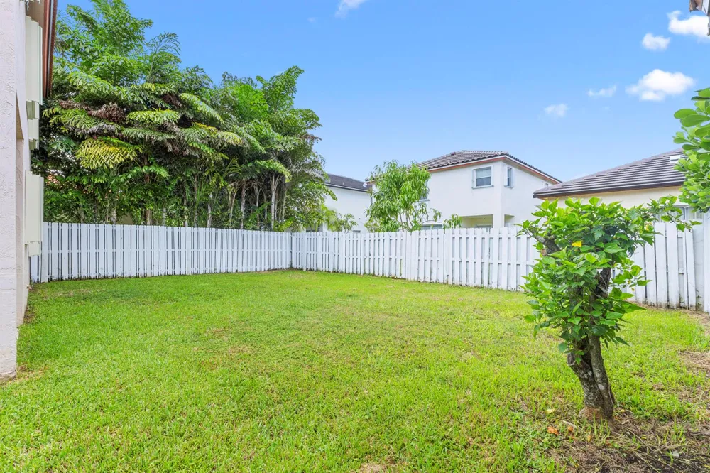 19250 NW 12TH Manor Pembroke Pines, FL 33029