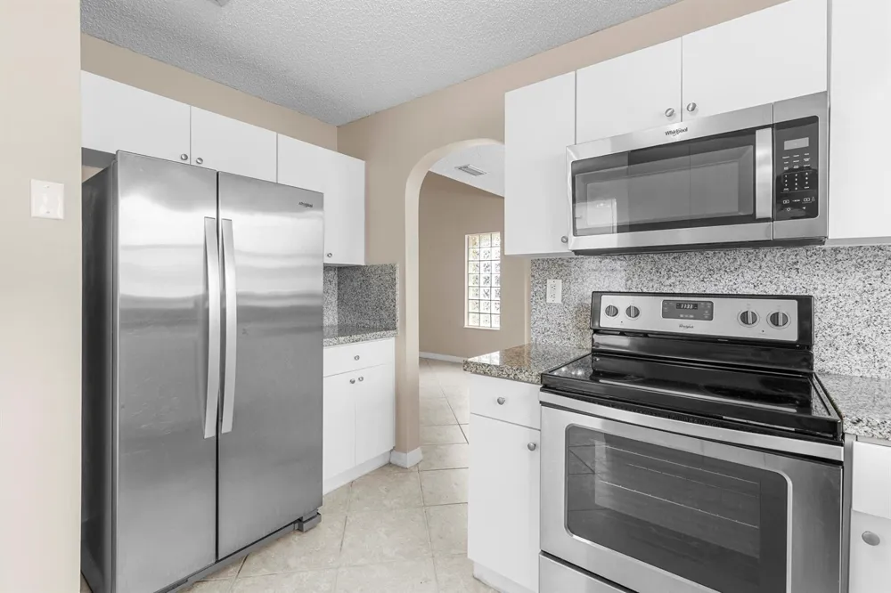 19250 NW 12TH Manor Pembroke Pines, FL 33029