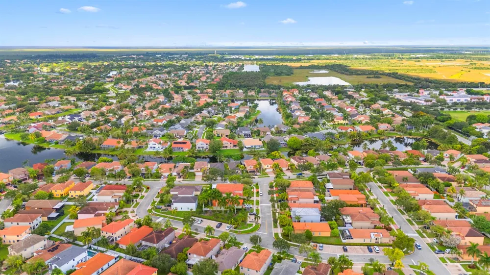 19250 NW 12TH Manor Pembroke Pines, FL 33029