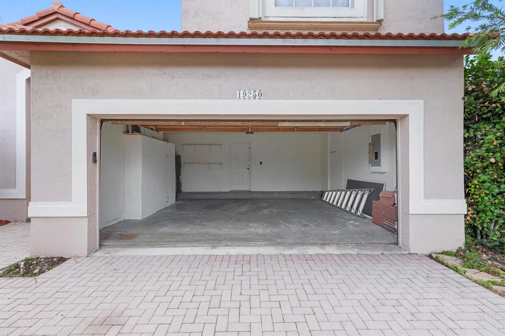 19250 NW 12TH Manor Pembroke Pines, FL 33029