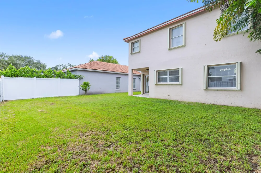 19250 NW 12TH Manor Pembroke Pines, FL 33029
