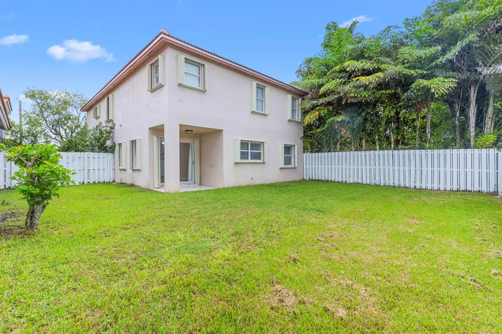 19250 NW 12TH Manor Pembroke Pines, FL 33029