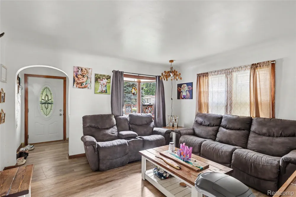 3222 Osler Court Saginaw City, MI 48602