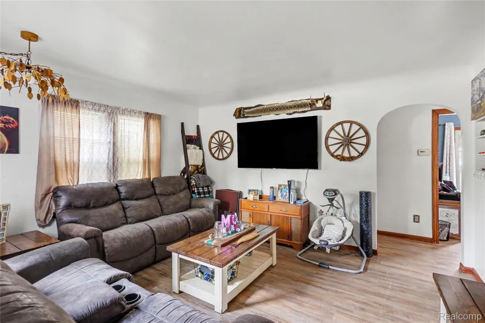 3222 Osler Court Saginaw City, MI 48602