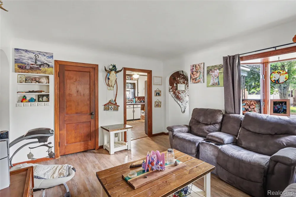 3222 Osler Court Saginaw City, MI 48602