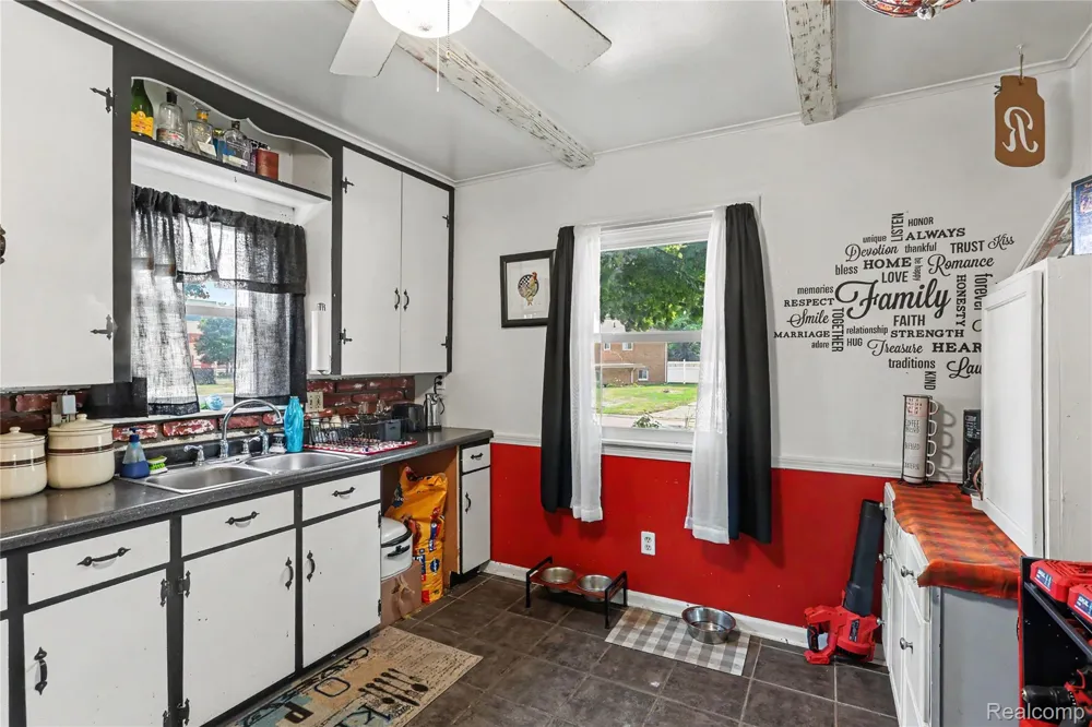 3222 Osler Court Saginaw City, MI 48602