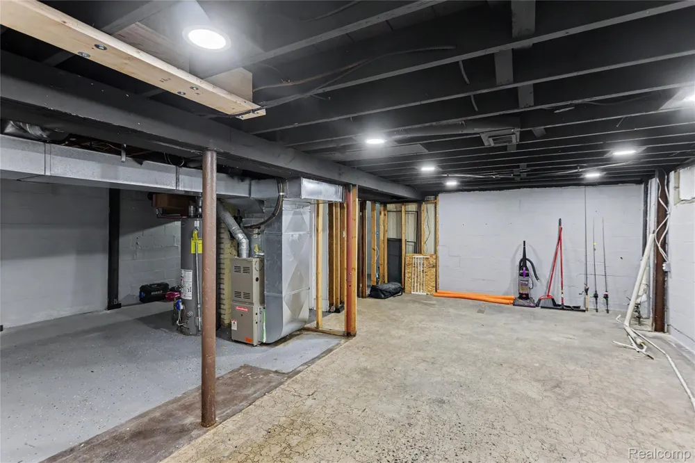 3222 Osler Court Saginaw City, MI 48602