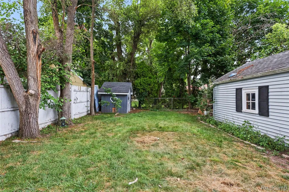 3222 Osler Court Saginaw City, MI 48602