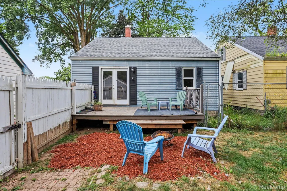 3222 Osler Court Saginaw City, MI 48602
