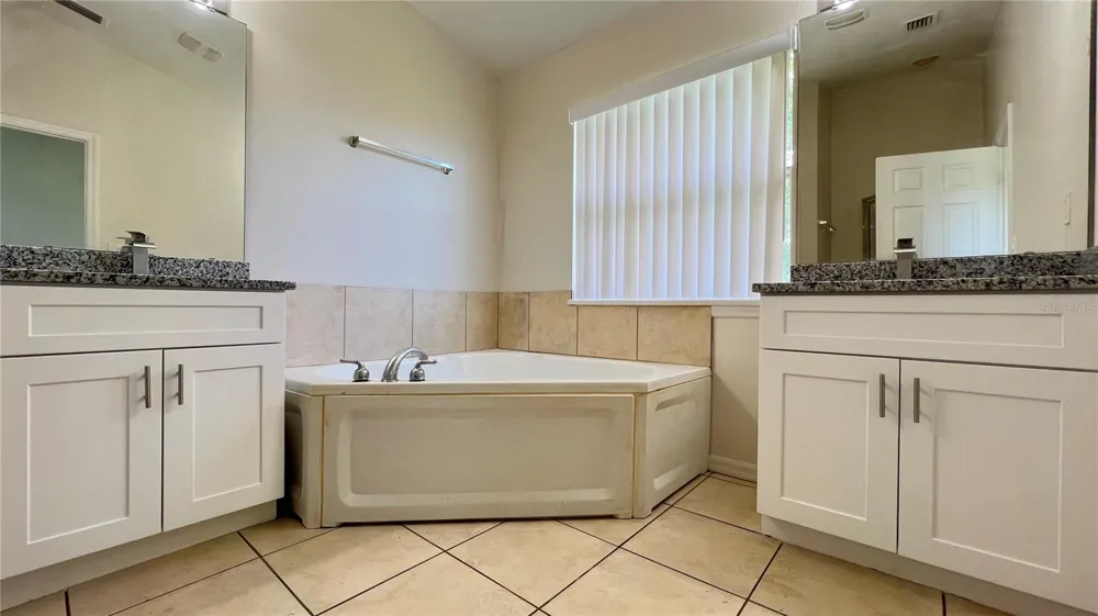 2848 CLUB CORTILE CIRCLE Kissimmee, FL 34746