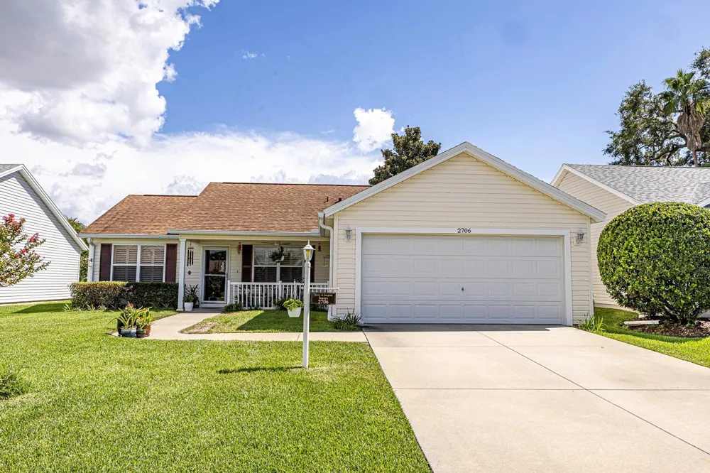 2706 MORVEN PARK WAY The Villages, FL 32162