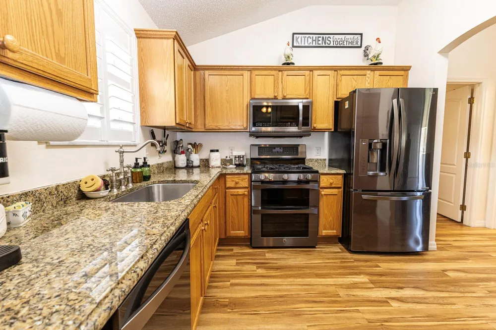 2706 MORVEN PARK WAY The Villages, FL 32162