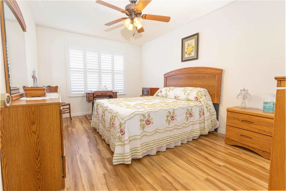 2706 MORVEN PARK WAY The Villages, FL 32162