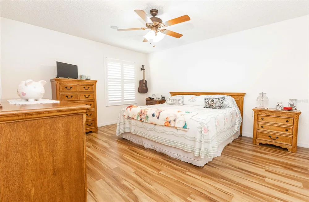 2706 MORVEN PARK WAY The Villages, FL 32162