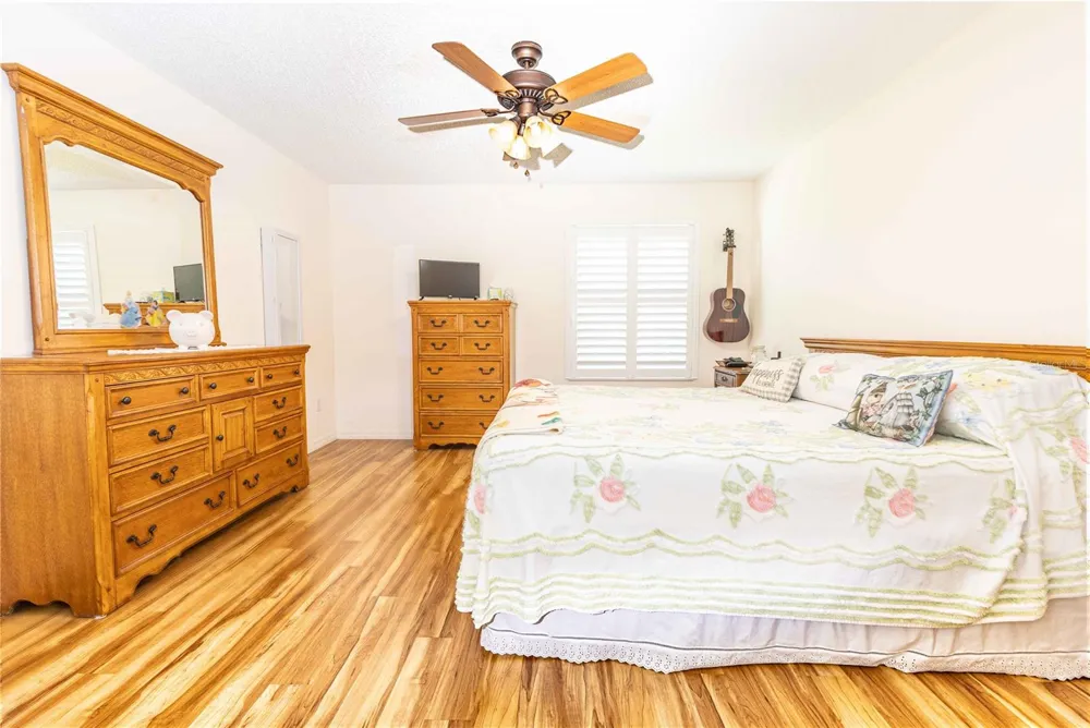 2706 MORVEN PARK WAY The Villages, FL 32162
