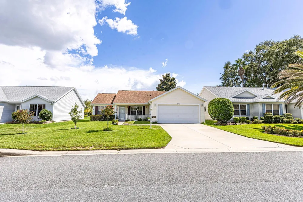 2706 MORVEN PARK WAY The Villages, FL 32162
