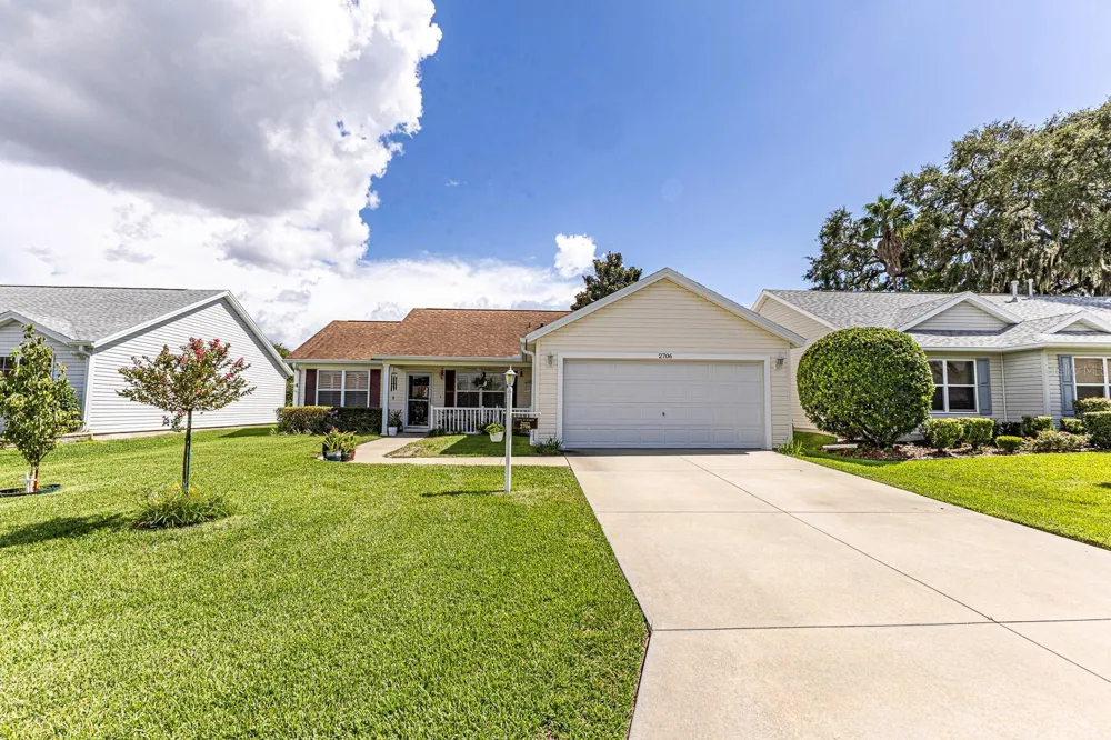 2706 MORVEN PARK WAY The Villages, FL 32162