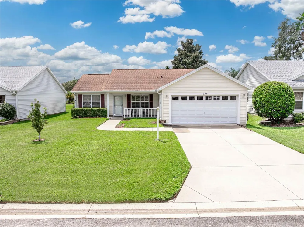 2706 MORVEN PARK WAY The Villages, FL 32162