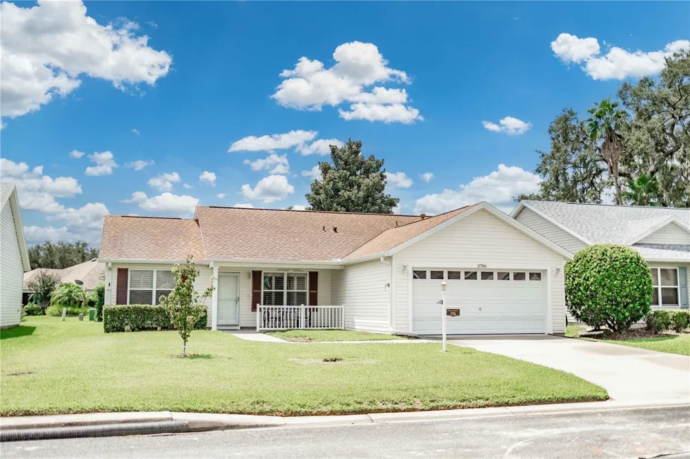2706 MORVEN PARK WAY The Villages, FL 32162