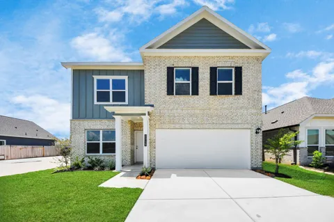 2715 Crested Creek Lane