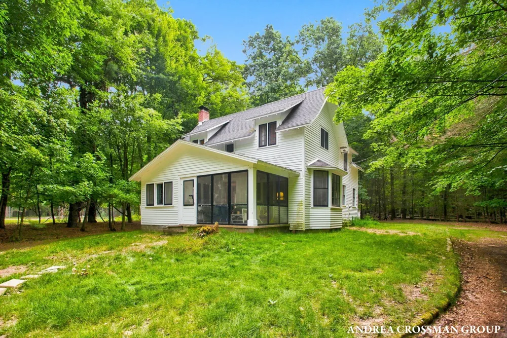 5045 Ridge Road Pentwater, MI 49449