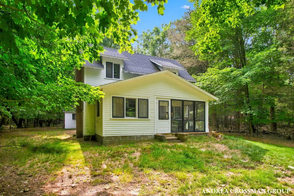 5045 Ridge Road Pentwater, MI 49449