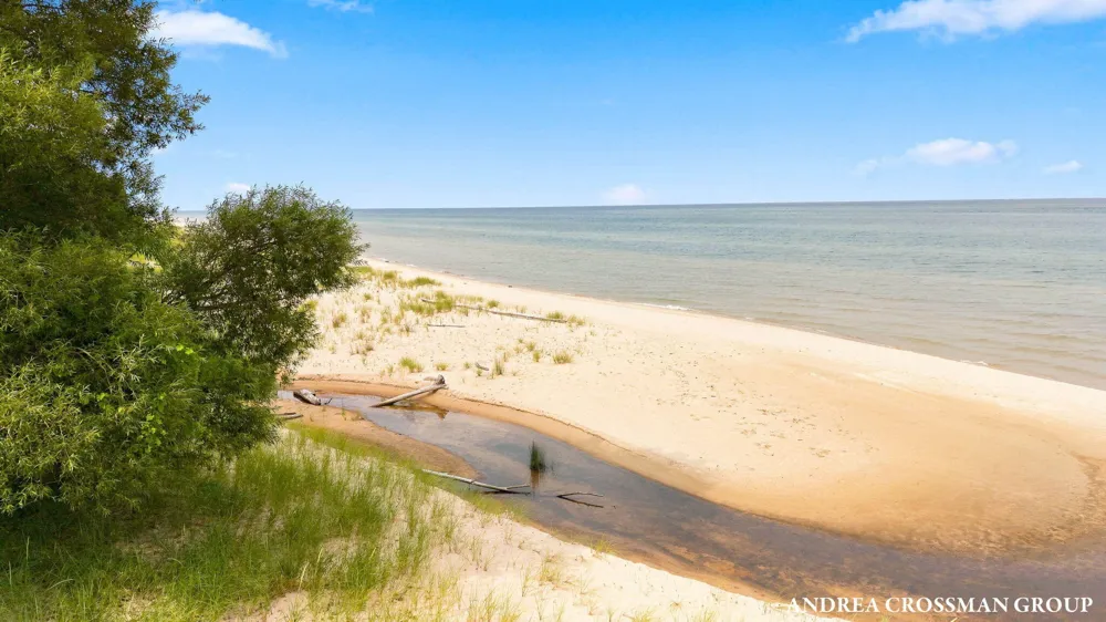 5045 Ridge Road Pentwater, MI 49449