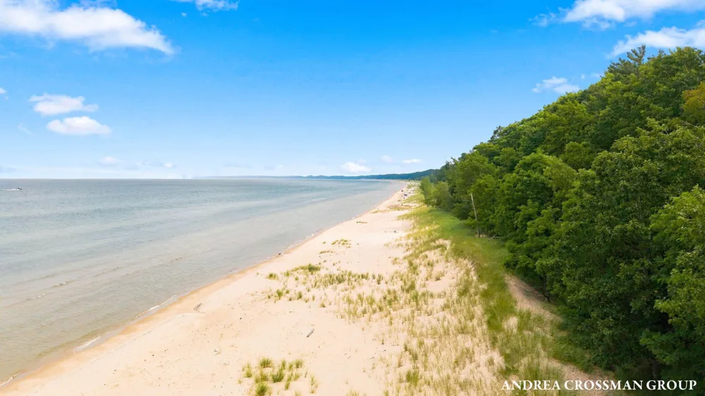 5045 Ridge Road Pentwater, MI 49449