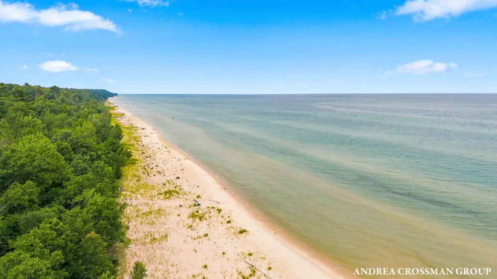 5045 Ridge Road Pentwater, MI 49449