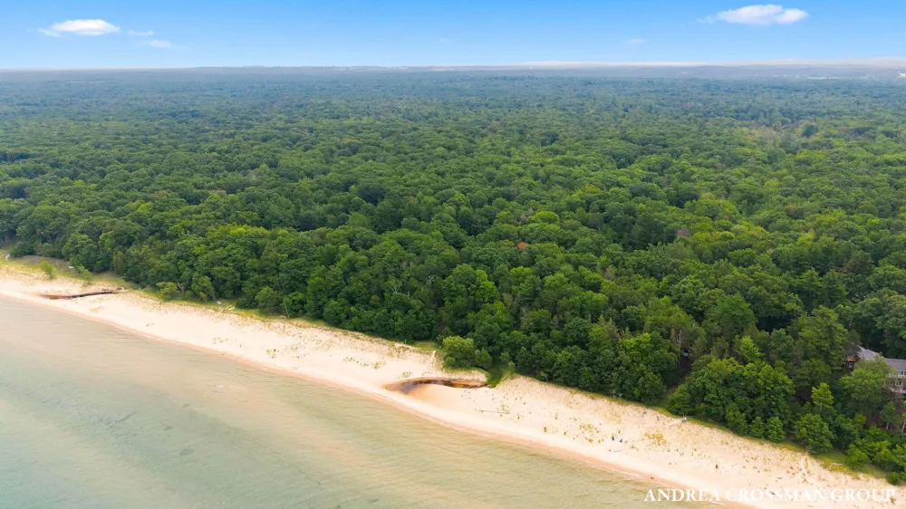 5045 Ridge Road Pentwater, MI 49449