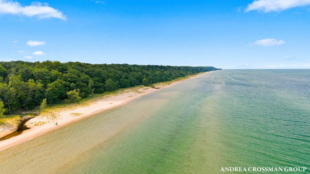 5045 Ridge Road Pentwater, MI 49449