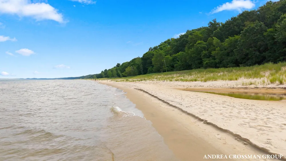5045 Ridge Road Pentwater, MI 49449