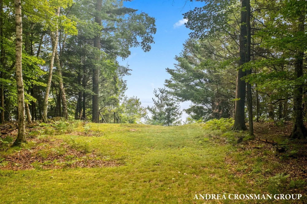 5045 Ridge Road Pentwater, MI 49449