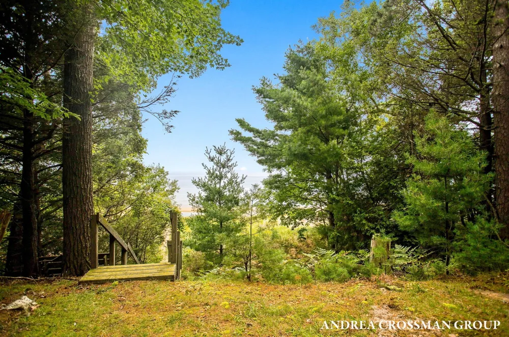 5045 Ridge Road Pentwater, MI 49449