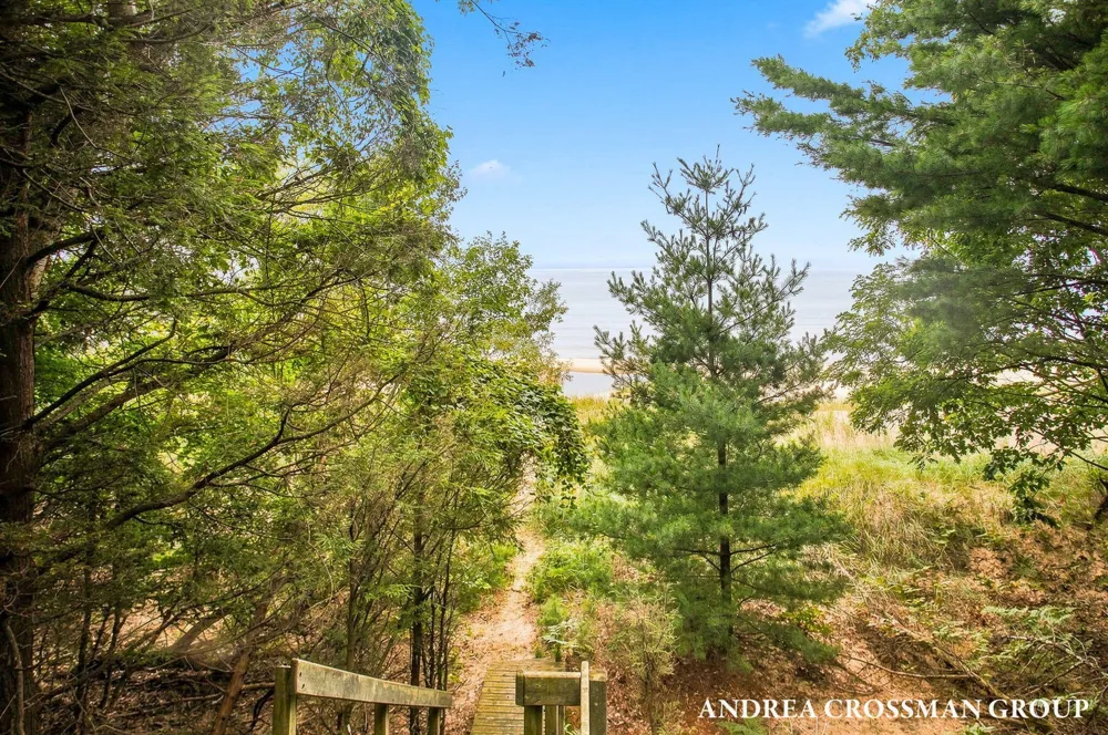 5045 Ridge Road Pentwater, MI 49449