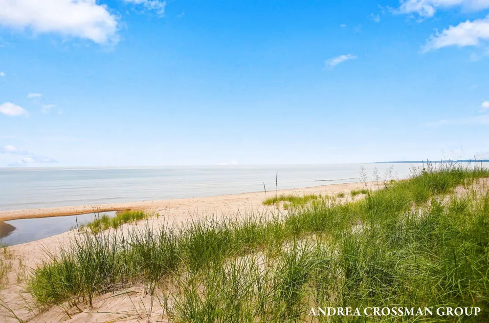 5045 Ridge Road Pentwater, MI 49449