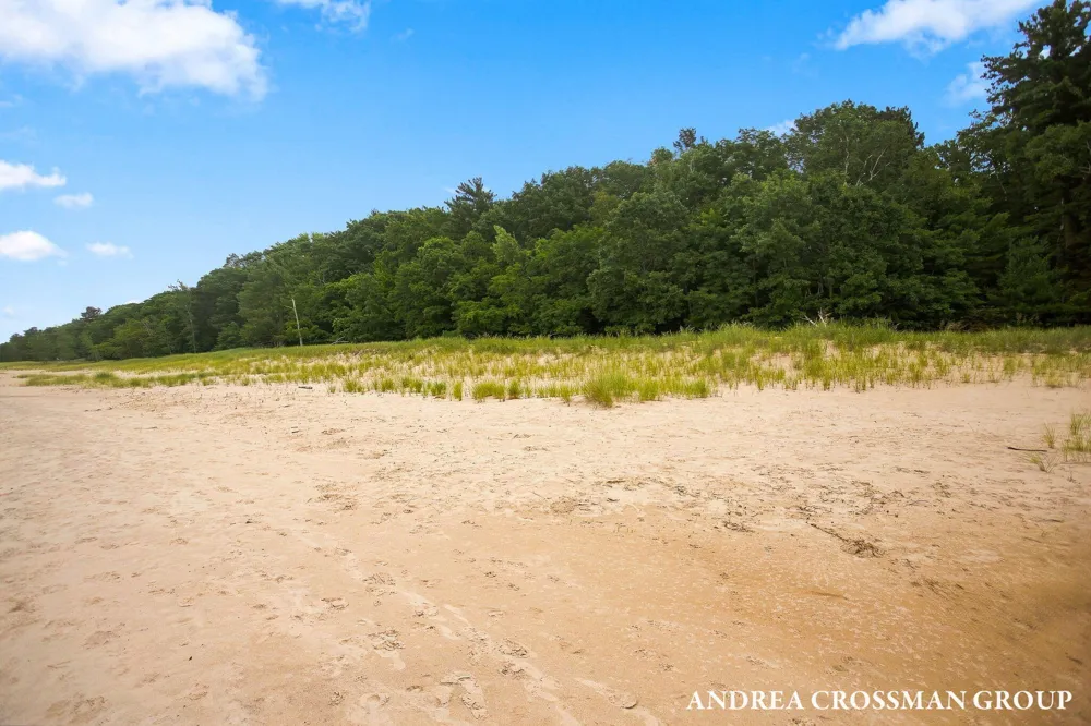 5045 Ridge Road Pentwater, MI 49449