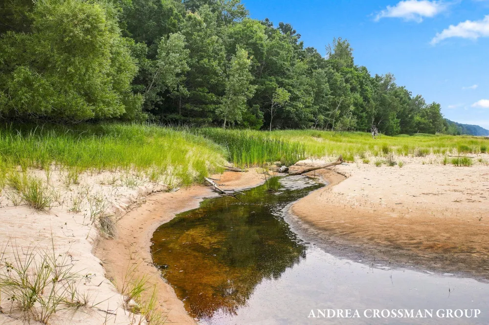 5045 Ridge Road Pentwater, MI 49449