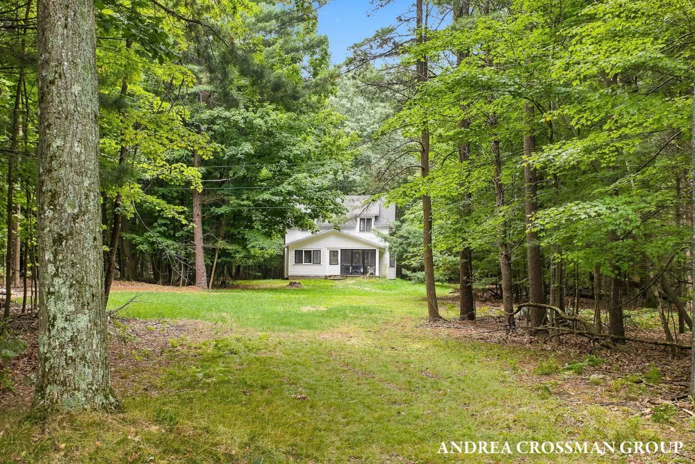 5045 Ridge Road Pentwater, MI 49449