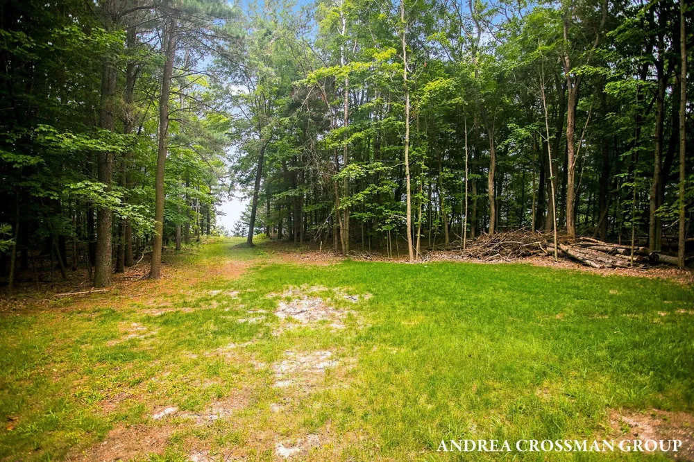 5045 Ridge Road Pentwater, MI 49449