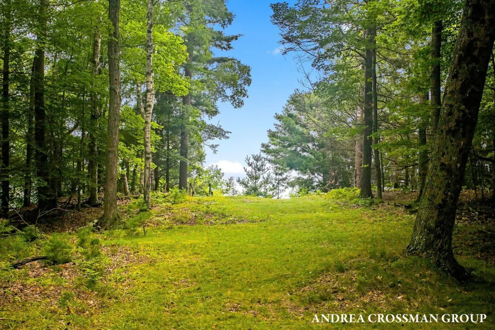 5045 Ridge Road Pentwater, MI 49449