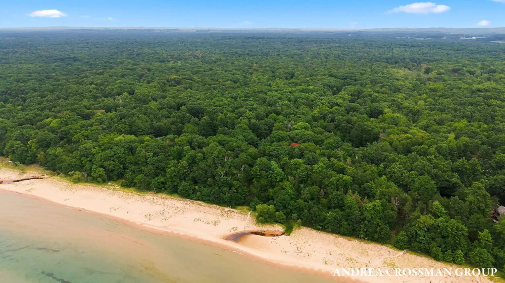 5045 Ridge Road Pentwater, MI 49449