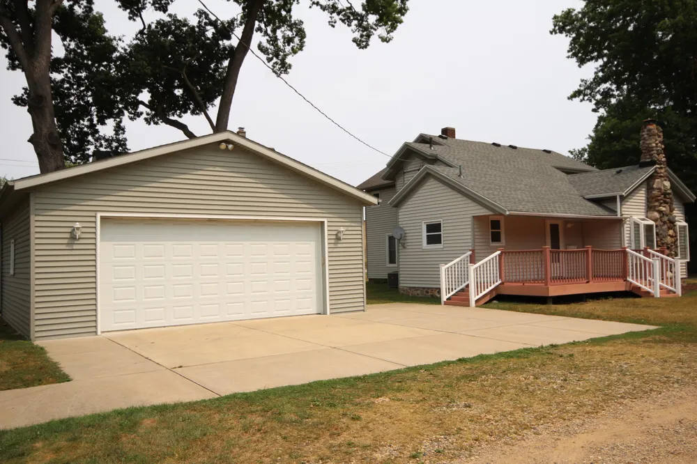 208 S Michigan Avenue Vicksburg, MI 49097