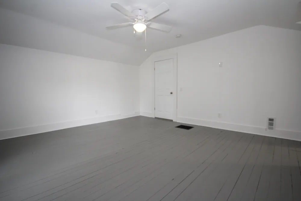 208 S Michigan Avenue Vicksburg, MI 49097