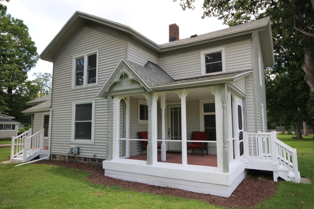 208 S Michigan Avenue Vicksburg, MI 49097