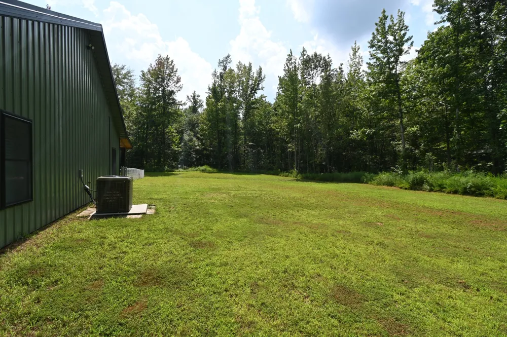 4897 Lick Creek Rd Linden, TN 37096