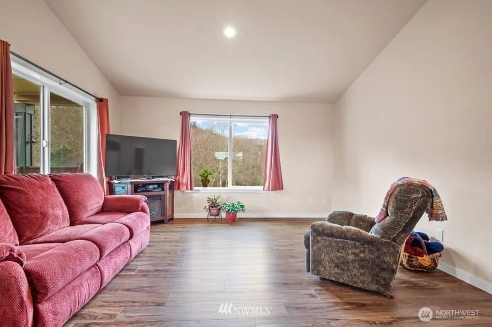 189 Trout Lakes Castle Rock, WA 98611