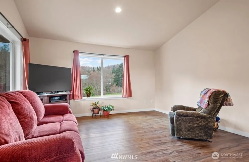 189 Trout Lakes Castle Rock, WA 98611